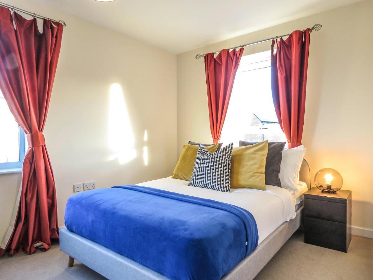 Tudors Esuites 4 Bedroom House Driveway & Garden Birmingham Exterior foto